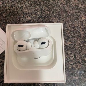 AirPods Pro Apple